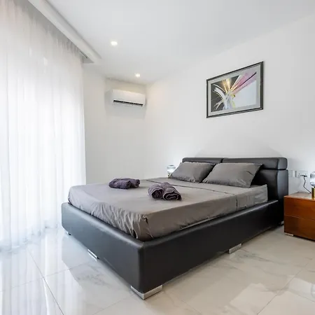 Apartment Spacious, Bright&terrace Views By Quicktips Bahar ic-Caghaq