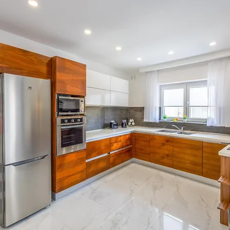 Spacious, Bright&terrace Views By Quicktips * Bahar ic-Caghaq