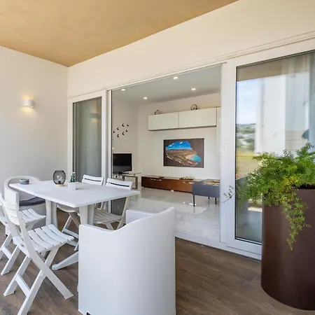 Spacious, Bright&terrace Views By Quicktrips Apartmán
